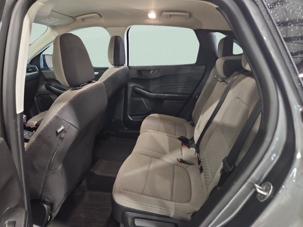 Used 2022 Gray Ford SE image 10