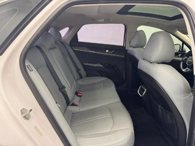 Used 2024 Glacial White Pearl Kia EX image 20