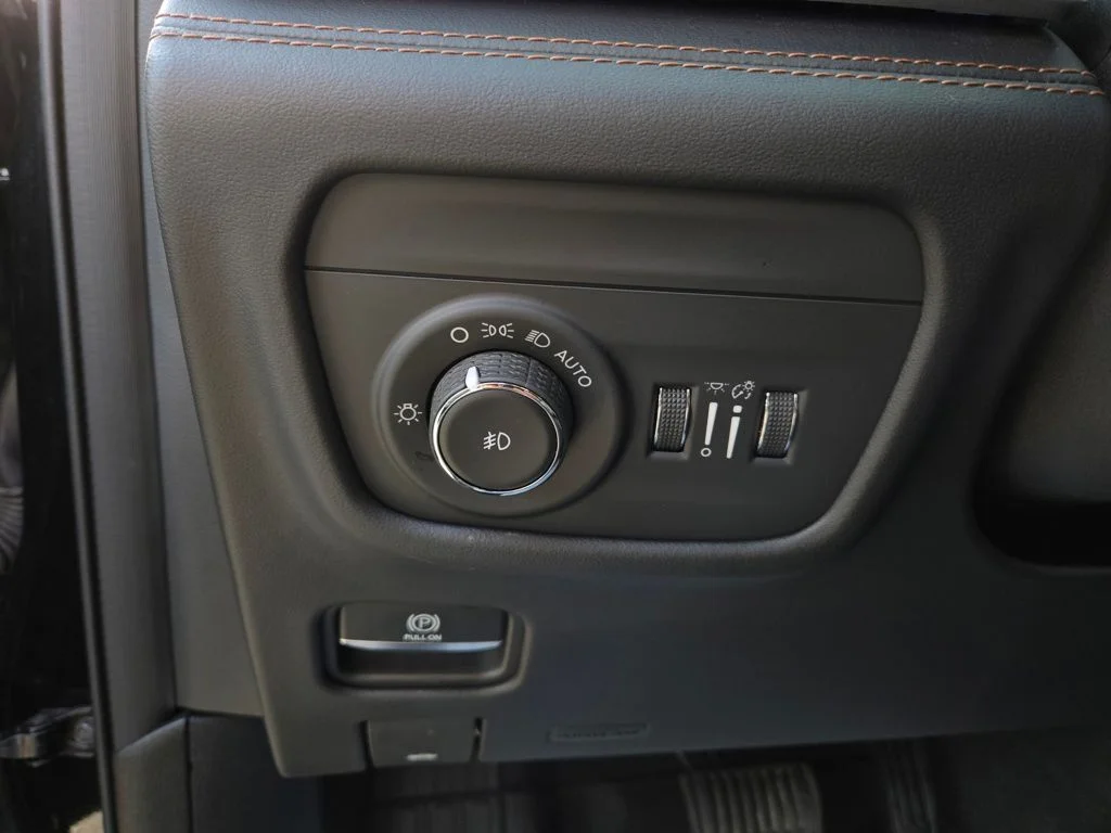 Certified Used 2022 Black Jeep Summit Reserve image 14
