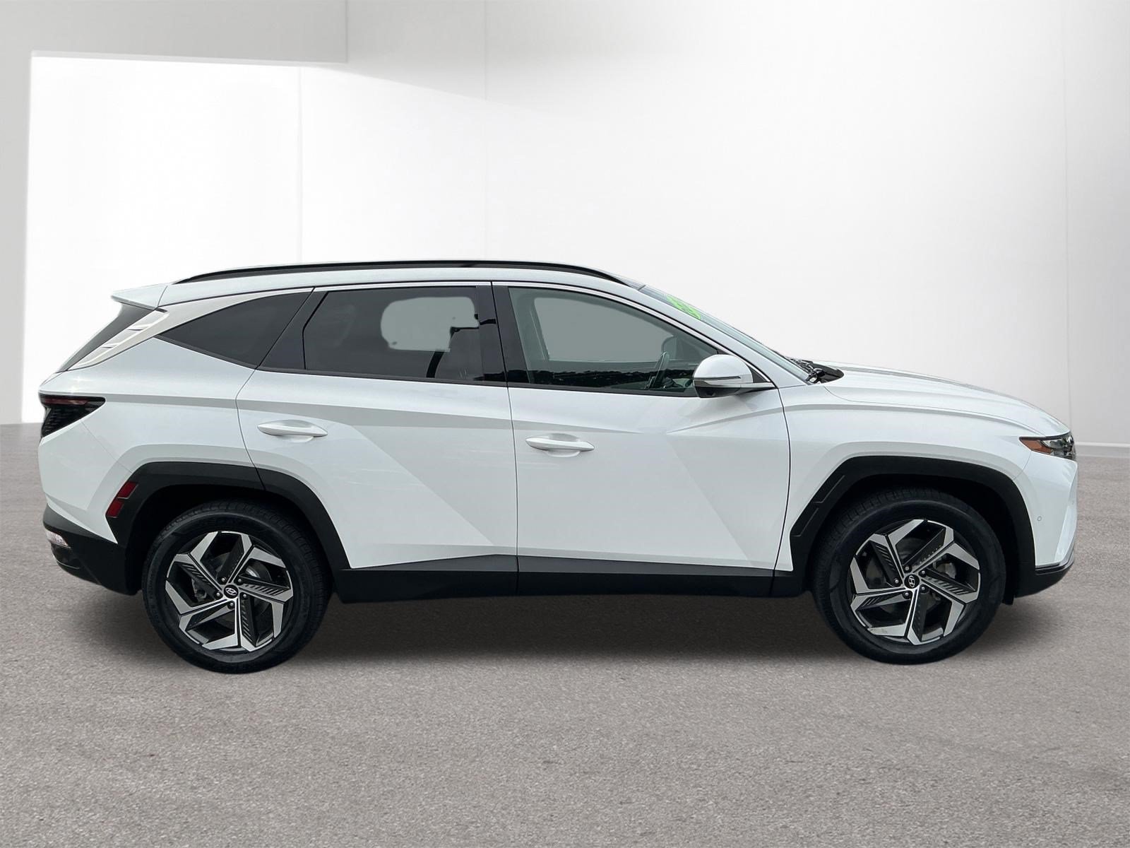 Used 2022 Quartz White Hyundai Limited image 2