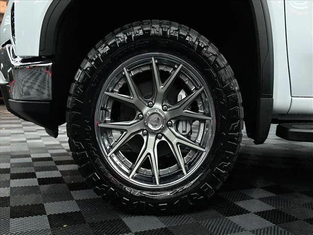 New 2026 Glacier White Tricoat GMC SLT image 48