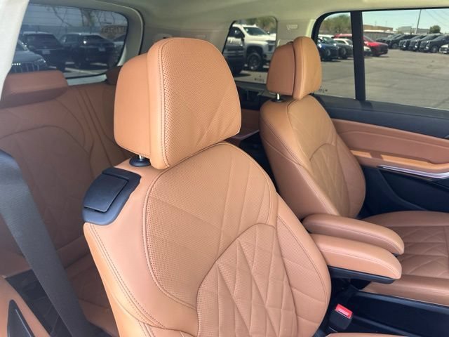 Used 2023 Black BMW xDrive40i image 21