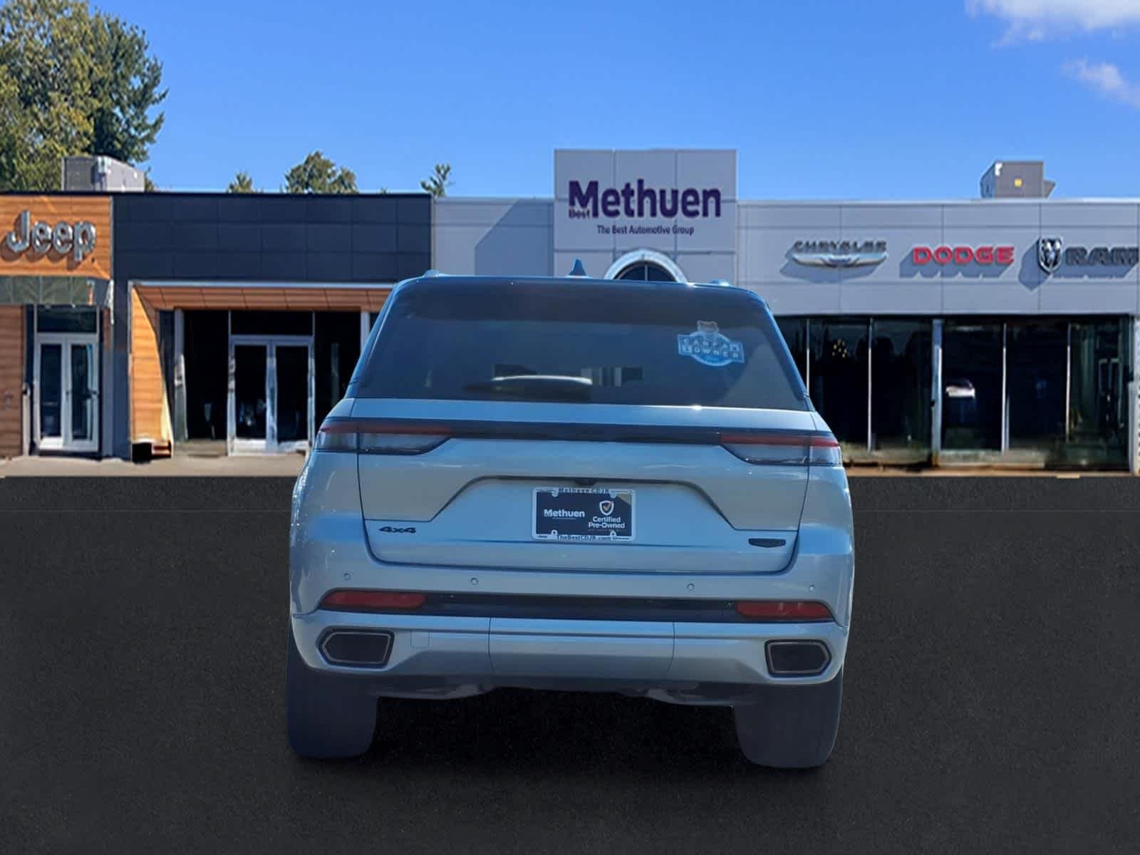 Used 2025 Silver Zynith Jeep Summit image 4