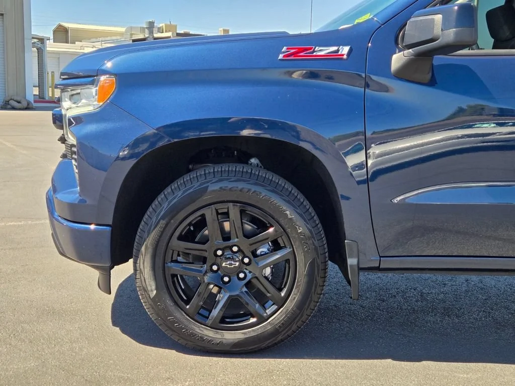 Used 2022 Northsky Blue Metallic Chevrolet RST image 9