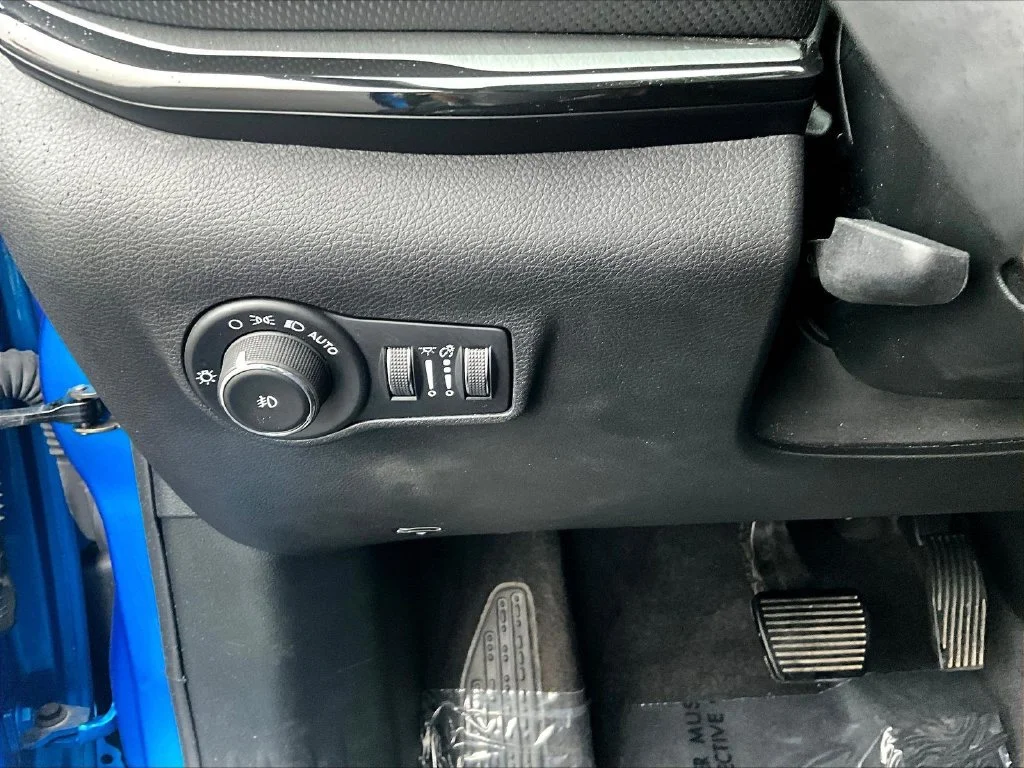 Used 2023 Blue Jeep Trailhawk image 10