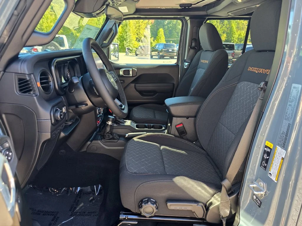 New 2026 Gray Jeep Mojave image 4