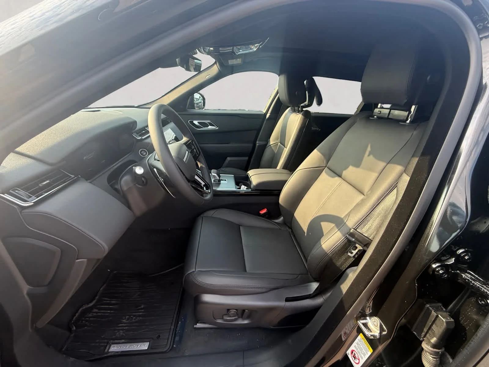New 2026 Santorini Black Land Rover S image 9