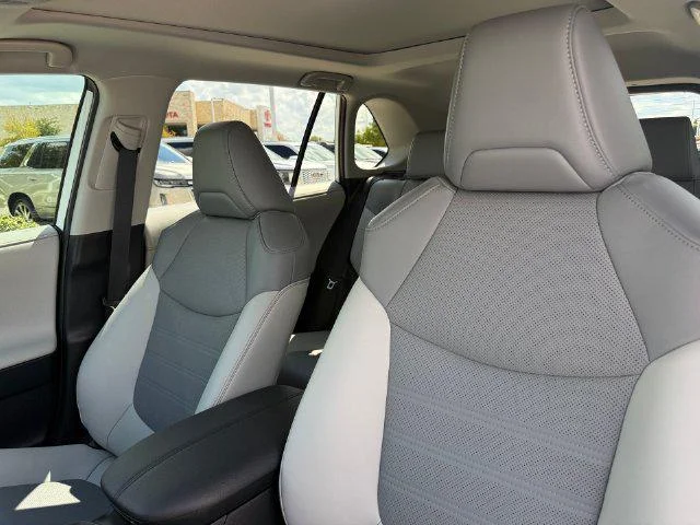 Certified Used 2025 WIND CHILL PEARL Toyota Limited image 42
