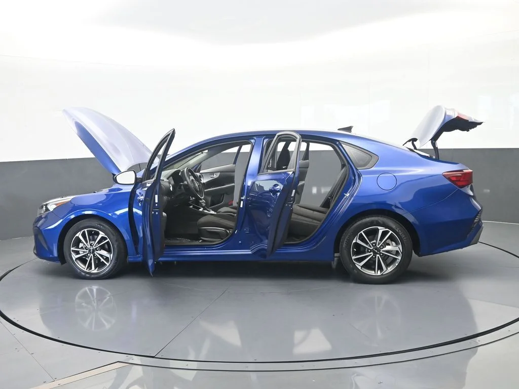 Used 2023 Deep Sea Blue Kia LXS image 64