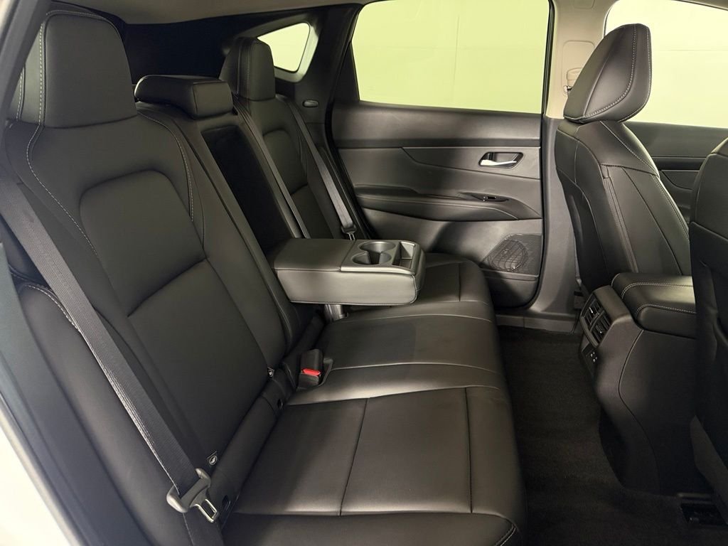 Used 2025 White Nissan SV image 17
