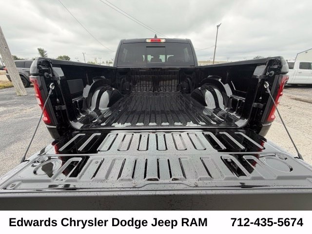 New 2027 Diamond Black Crystal Pearl-Coat Exterior Paint RAM Big Horn image 32