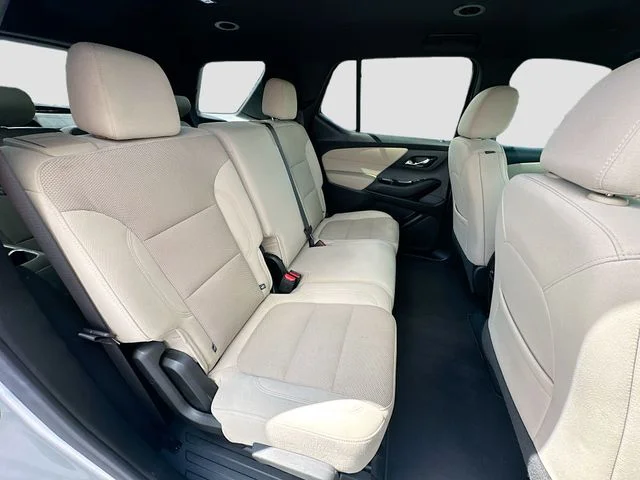 Used 2022 Silver Chevrolet LS image 26