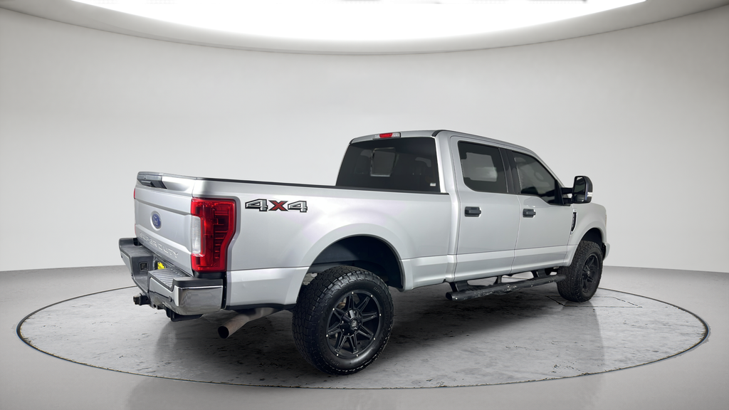 Used 2018 Silver Ford XLT image 30