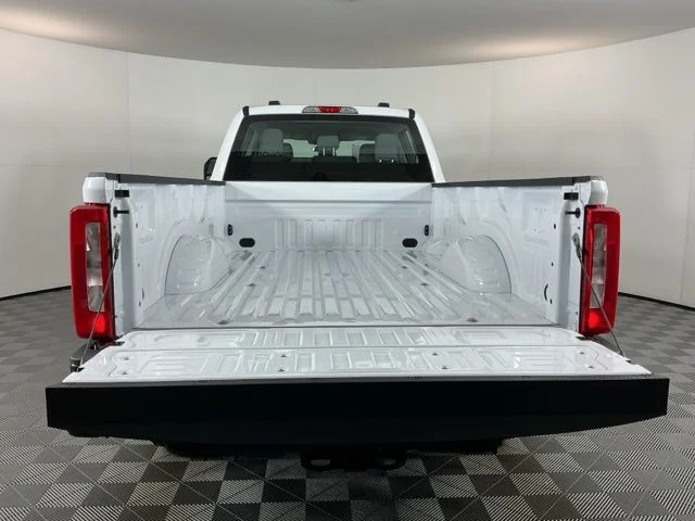 New 2026 Oxford White Ford XL image 7