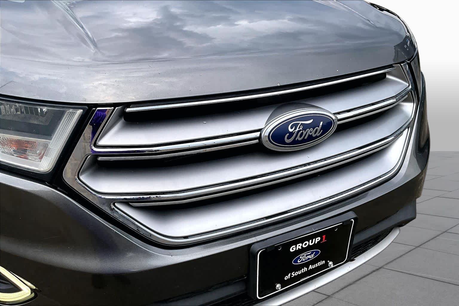 Used 2015 Magnetic Metallic Ford SEL image 32