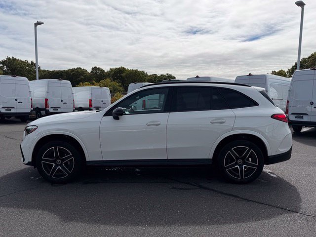 Used 2023  Mercedes-Benz GLC 300 image 4
