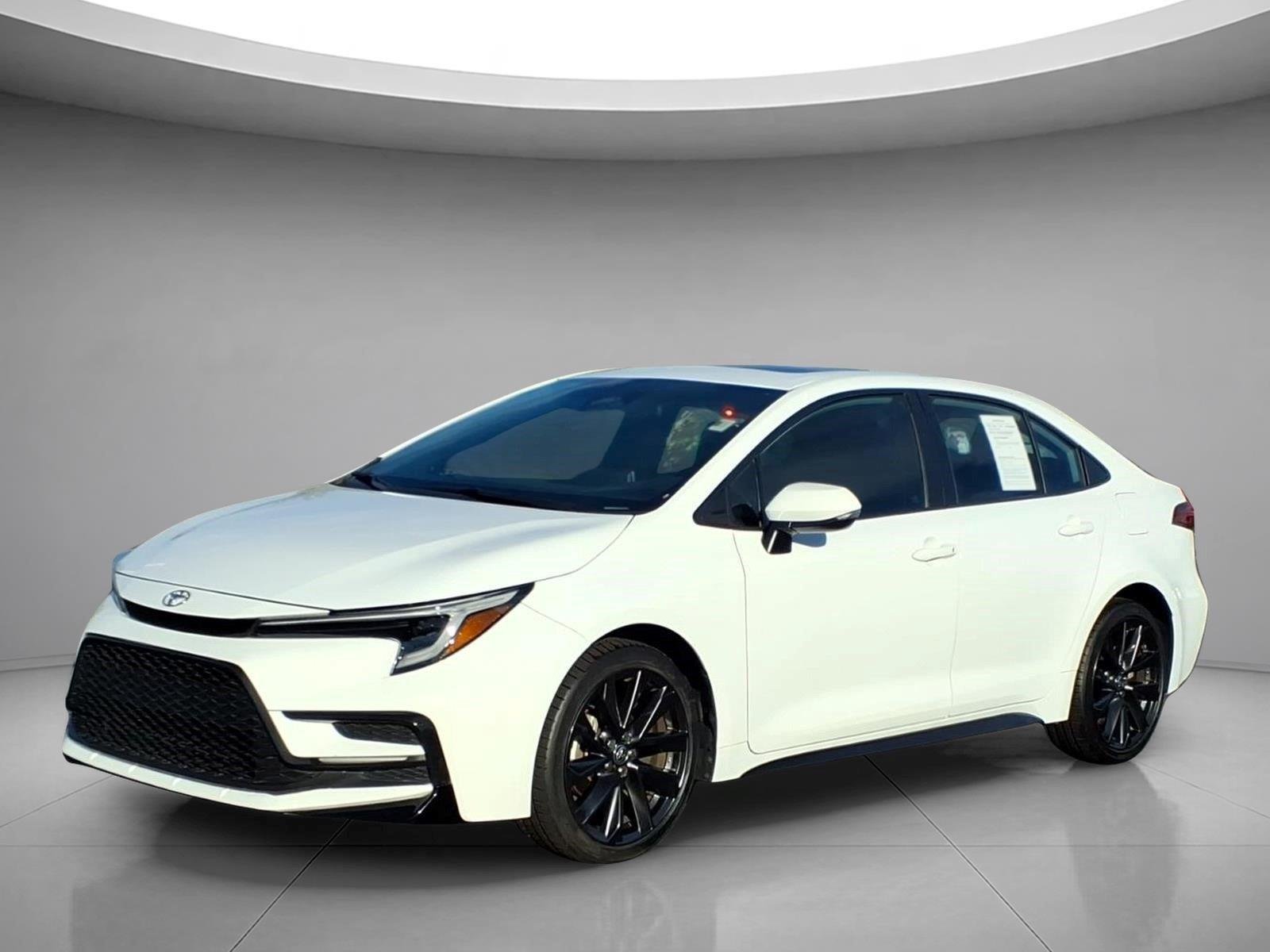 Used 2023 Ice Cap Toyota XSE image 1