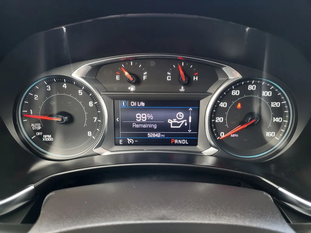 Used 2024 Summit White Chevrolet LT image 12
