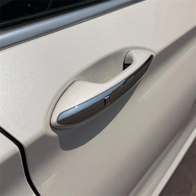 Used 2025 White INFINITI LUXE image 10