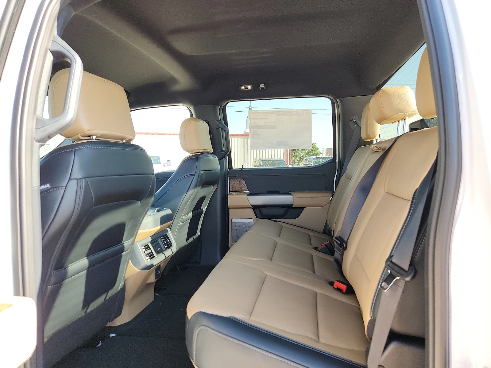 New 2026 Oxford White Ford Lariat image 18