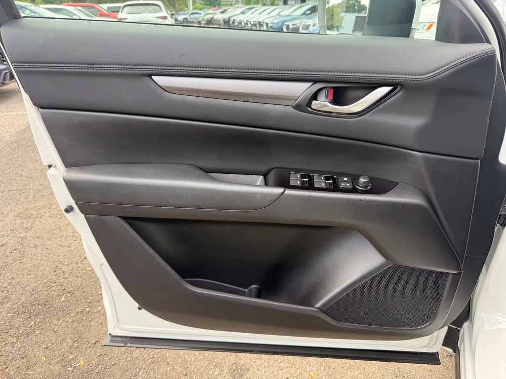 Used 2025 Rhodium White Metallic Mazda 2.5 S Select Package image 24