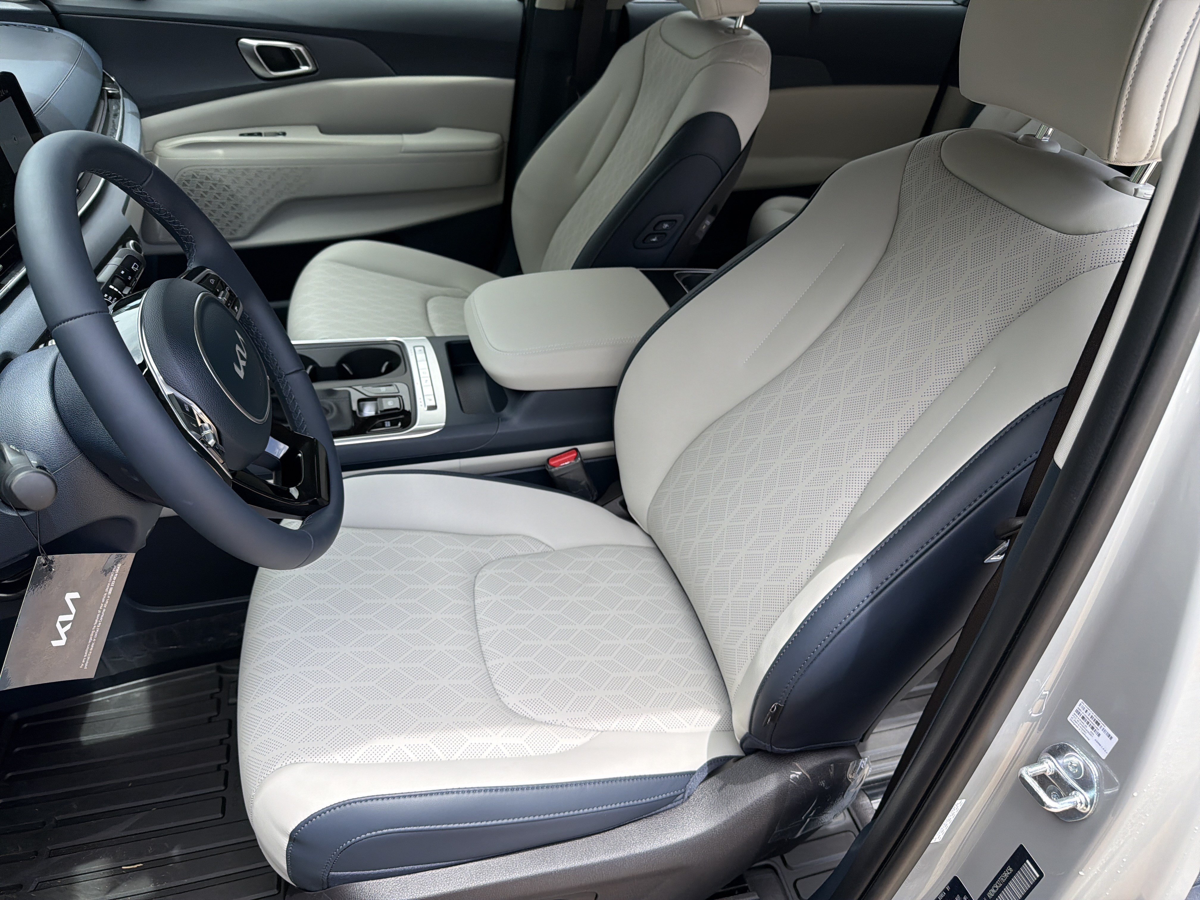 2026 Kia Carnival EX - Photo 17