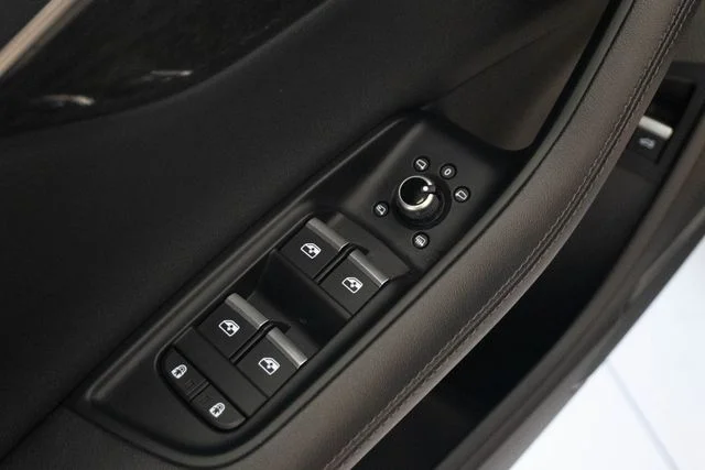 Used 2023  Audi 55 Premium Plus image 19