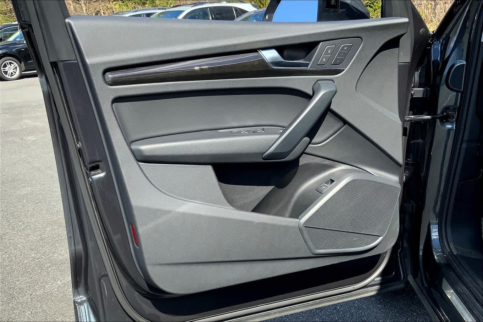 Used 2018 Manhattan Gray Metallic Audi Tech Premium Plus image 22
