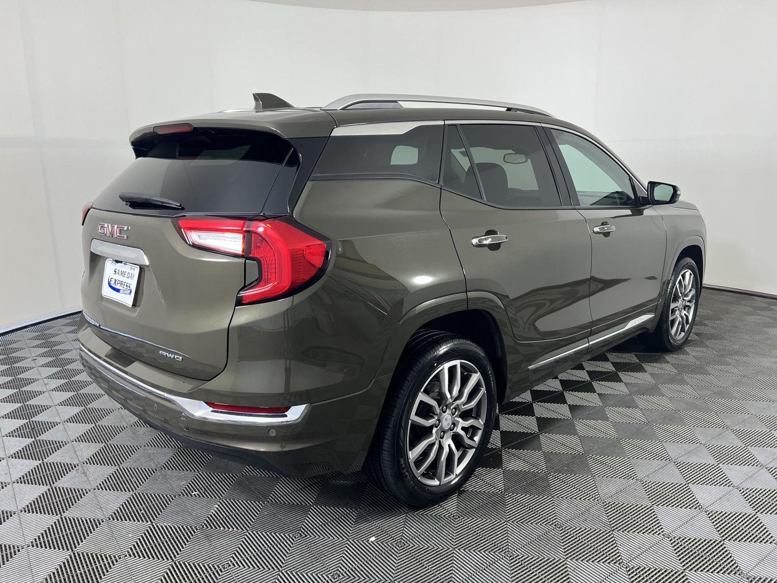 Used 2023 Deep Bronze Metallic GMC Denali image 28