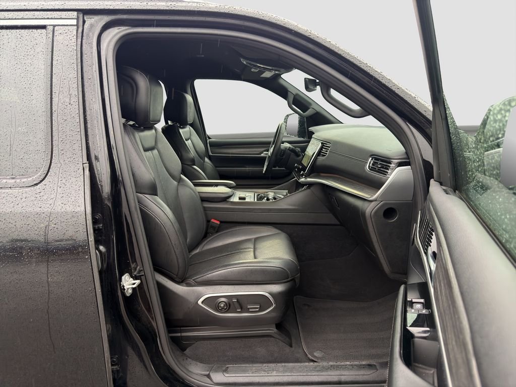 Used 2023 Black Jeep Series III image 21