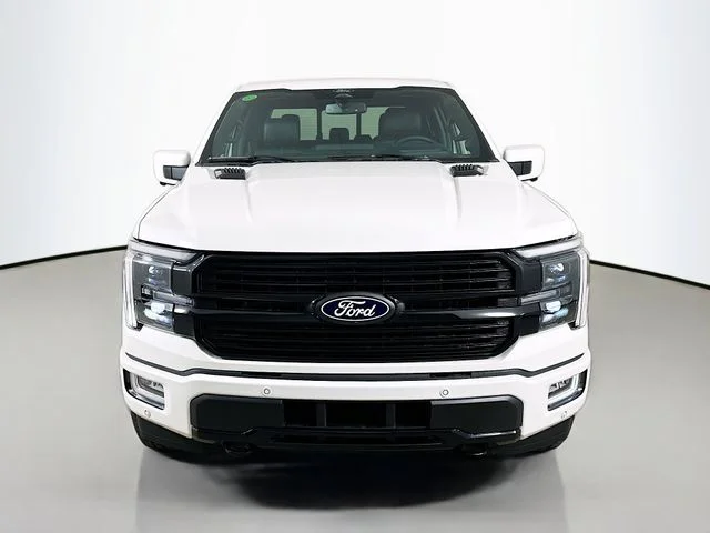 New 2026 Star White Metallic Tri-Coat Ford Platinum image 2