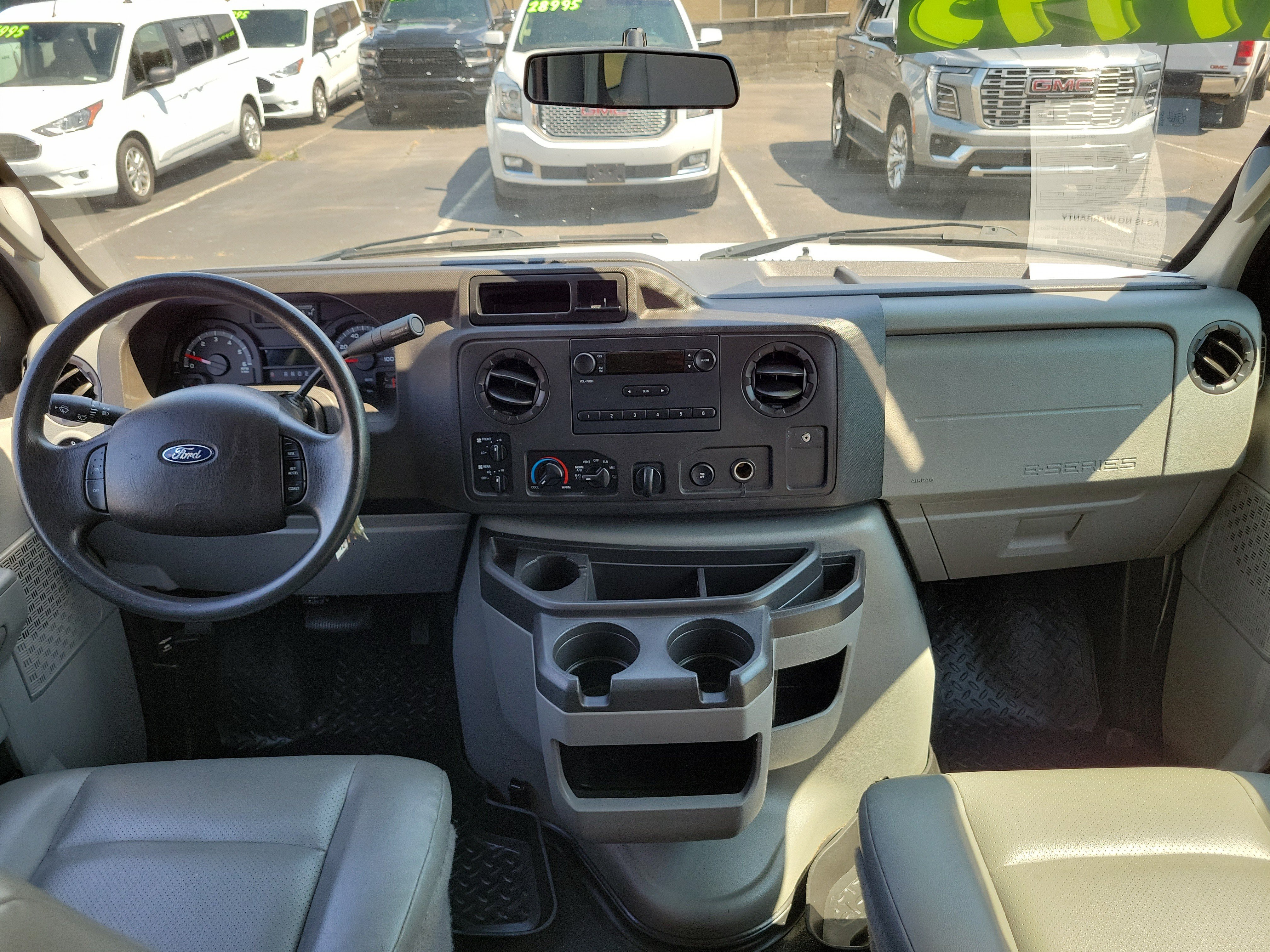 Used 2014  Ford XL image 10