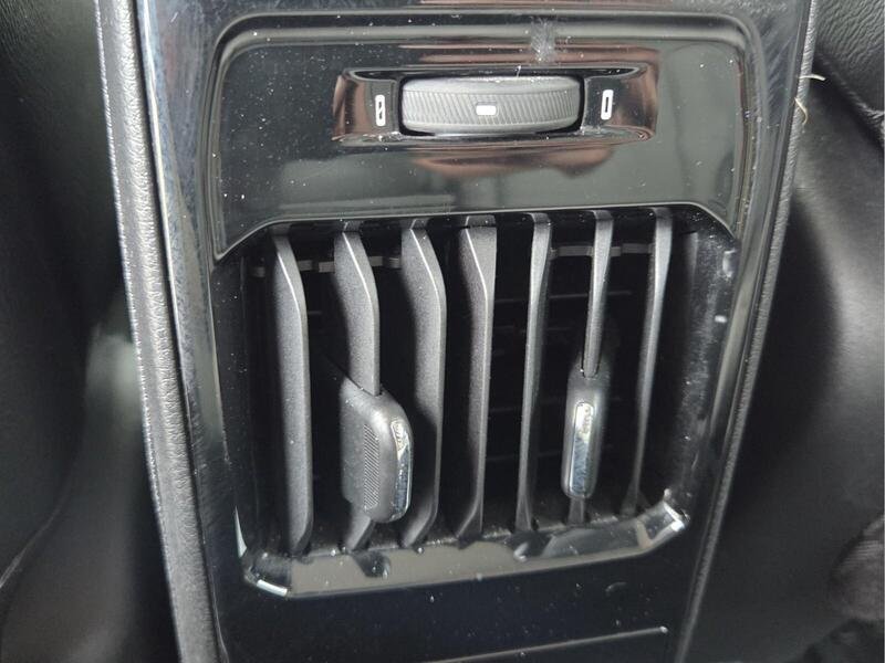 Used 2022 Crystal Metallic JEEP LATITUDE 4X4 image 13