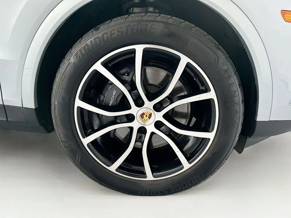 Used 2024 Silver Porsche Base image 31