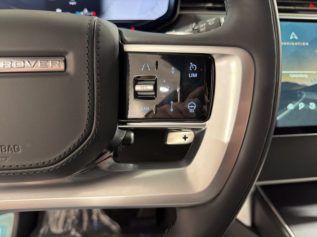 New 2026 Ostuni Pearl White Land Rover SE image 13