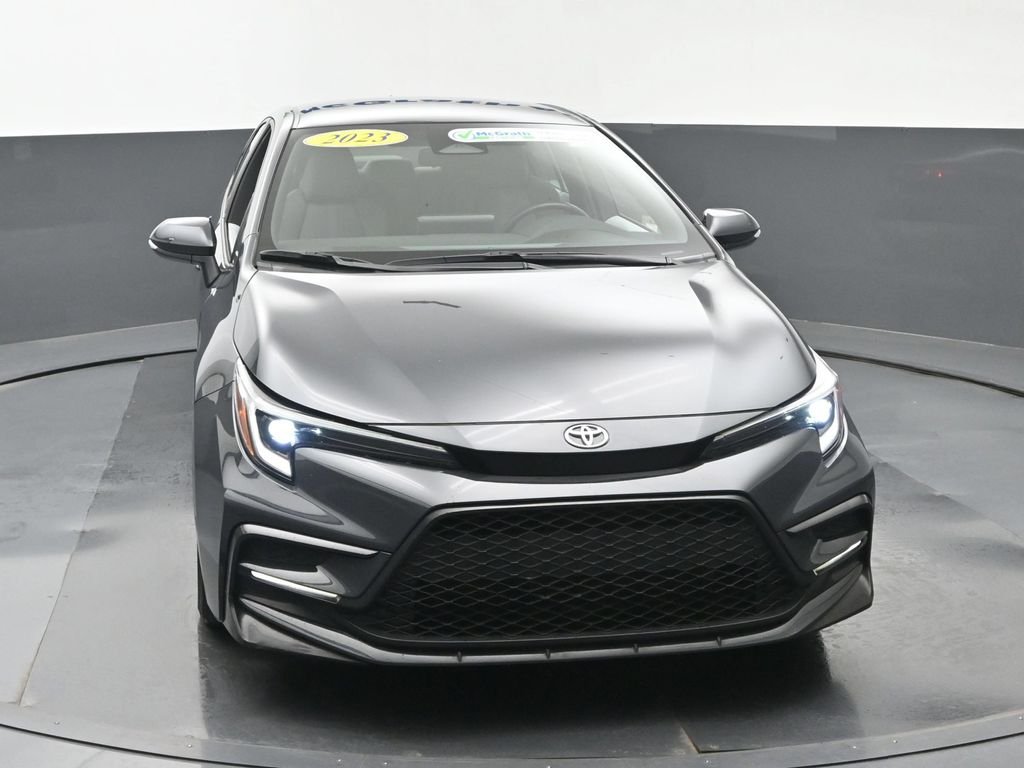 Used 2023  Toyota SE image 5