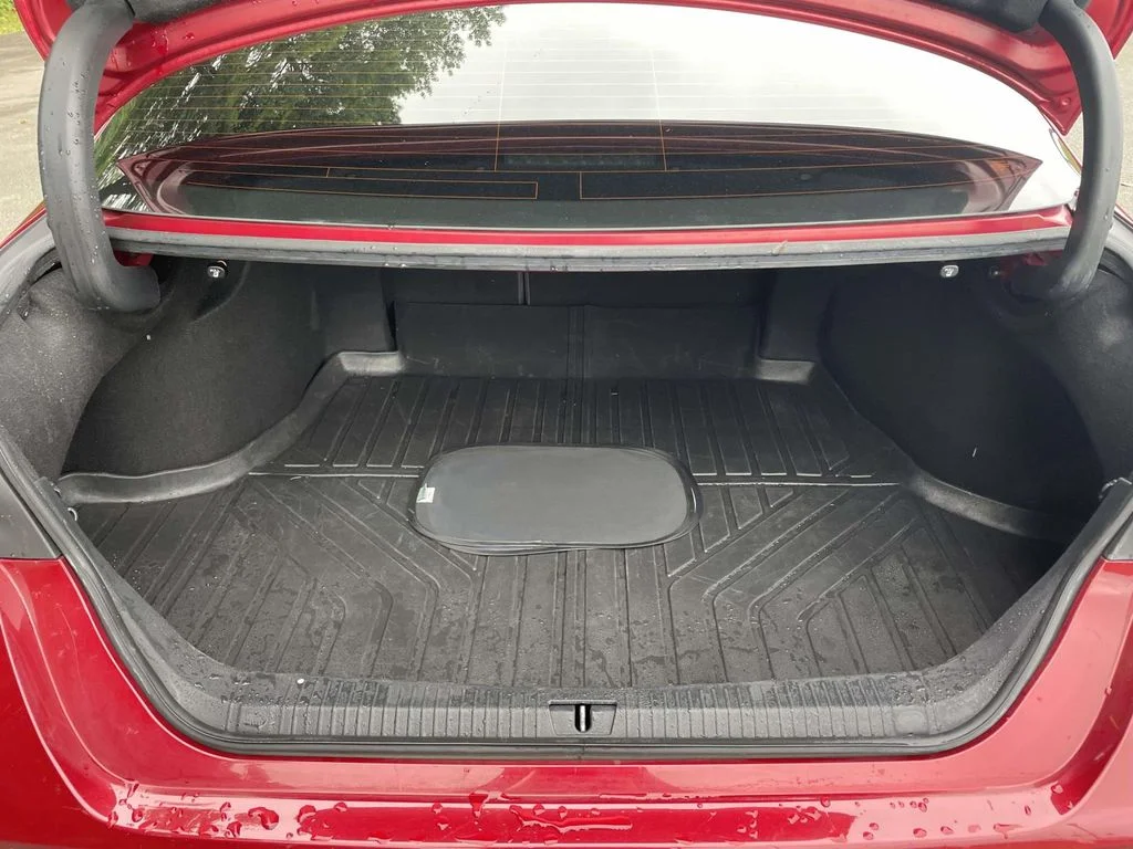 Used 2022 Red Toyota XLE image 9