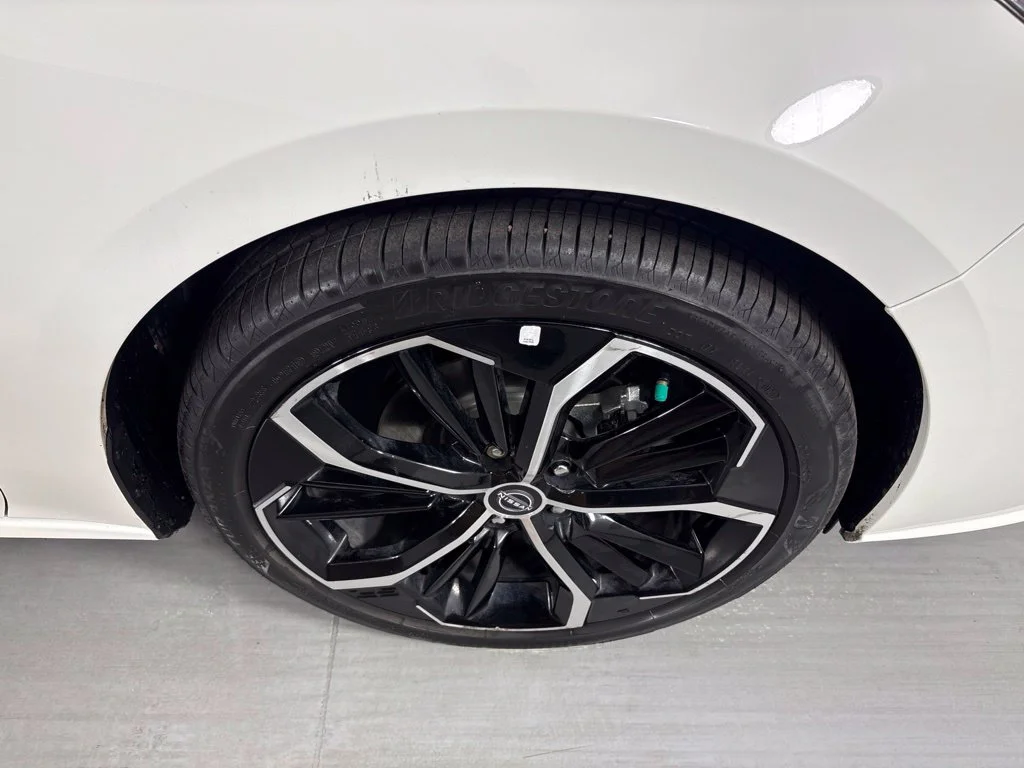 Used 2024 White Nissan 2.5 SR image 10