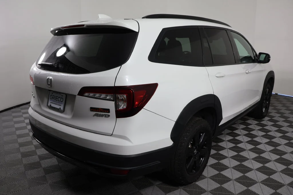 Used 2022 Platinum White Pearl Honda TrailSport image 8