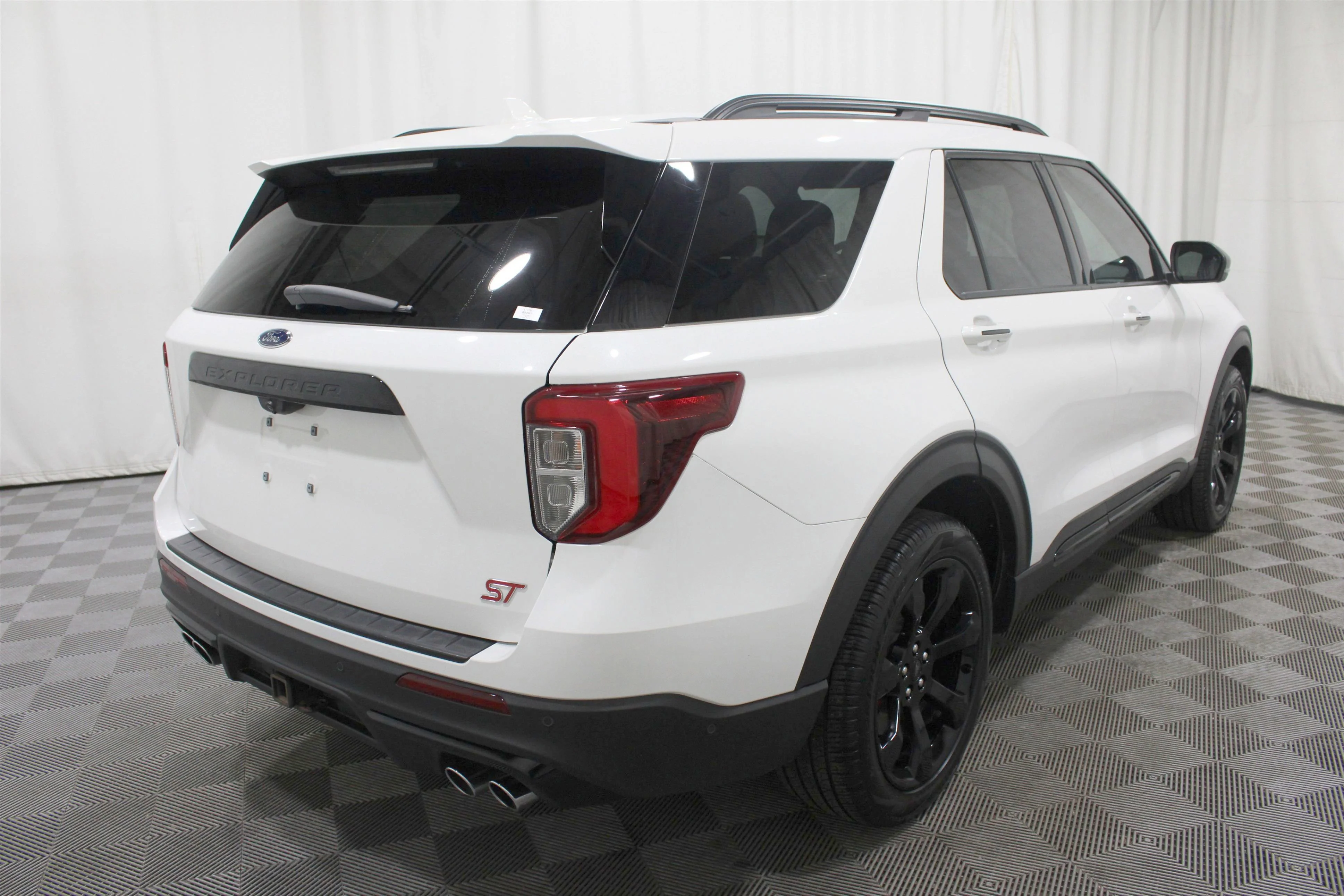 2022 Ford Explorer ST - Photo 32