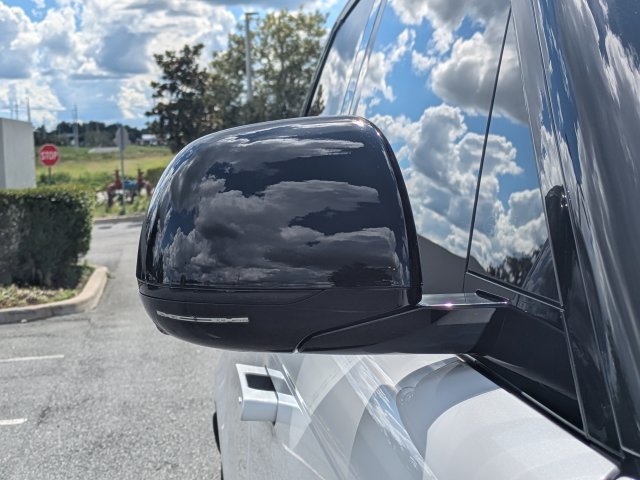 Certified Used 2024 White Land Rover Autobiography image 12