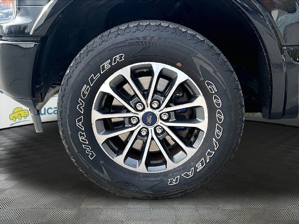 Used 2020 Black Ford XLT image 7
