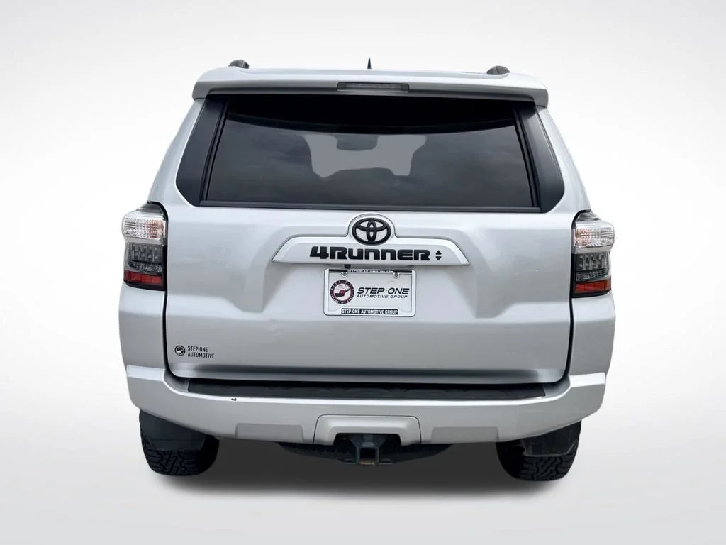 Used 2021 Silver Toyota SR5 image 5