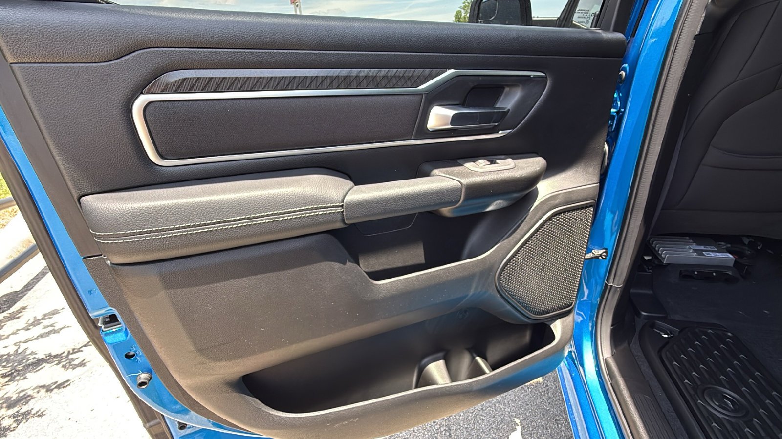 New 2026 Hydro Blue Pearl-Coat Exterior Paint RAM Lone Star image 14