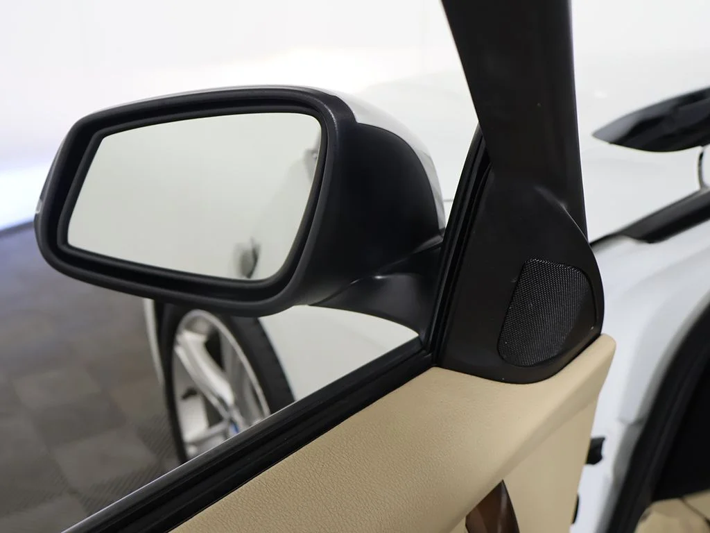 Used 2015 White BMW 328i xDrive image 33
