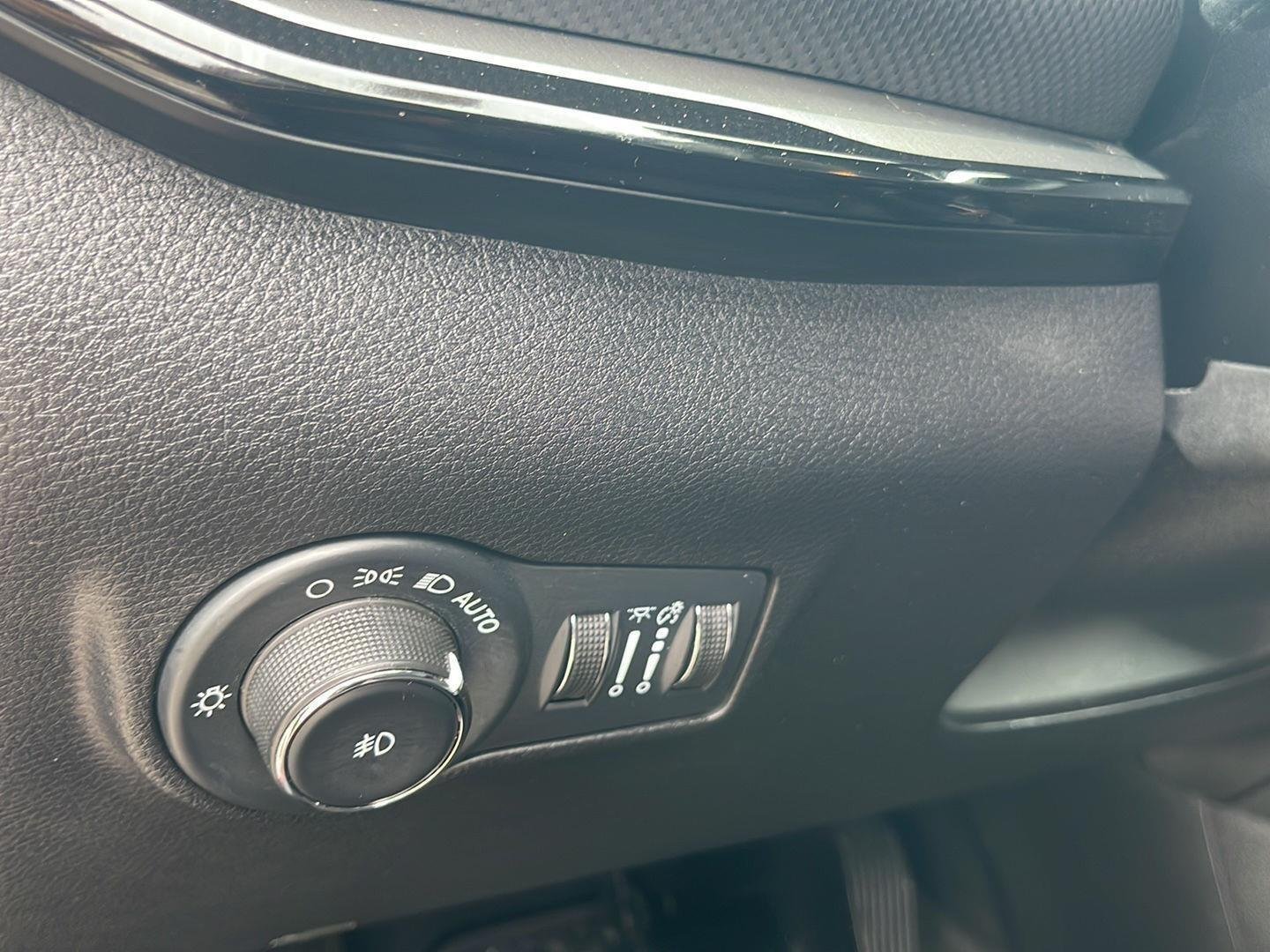 Used 2022 Velvet Red Pearlcoat Jeep Trailhawk image 19