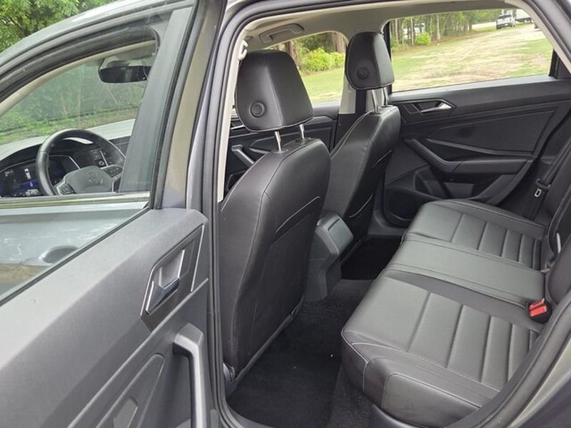 Used 2024 Platinum Gray Metallic Volkswagen SE image 8