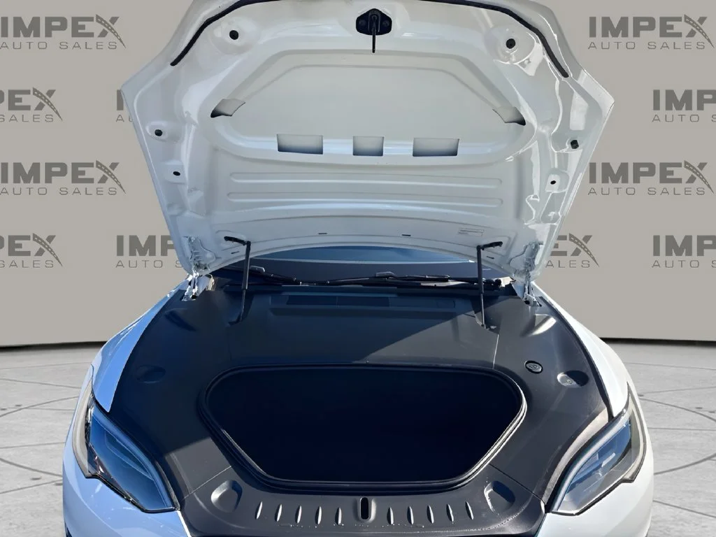 Used 2024  Tesla Long Range image 34