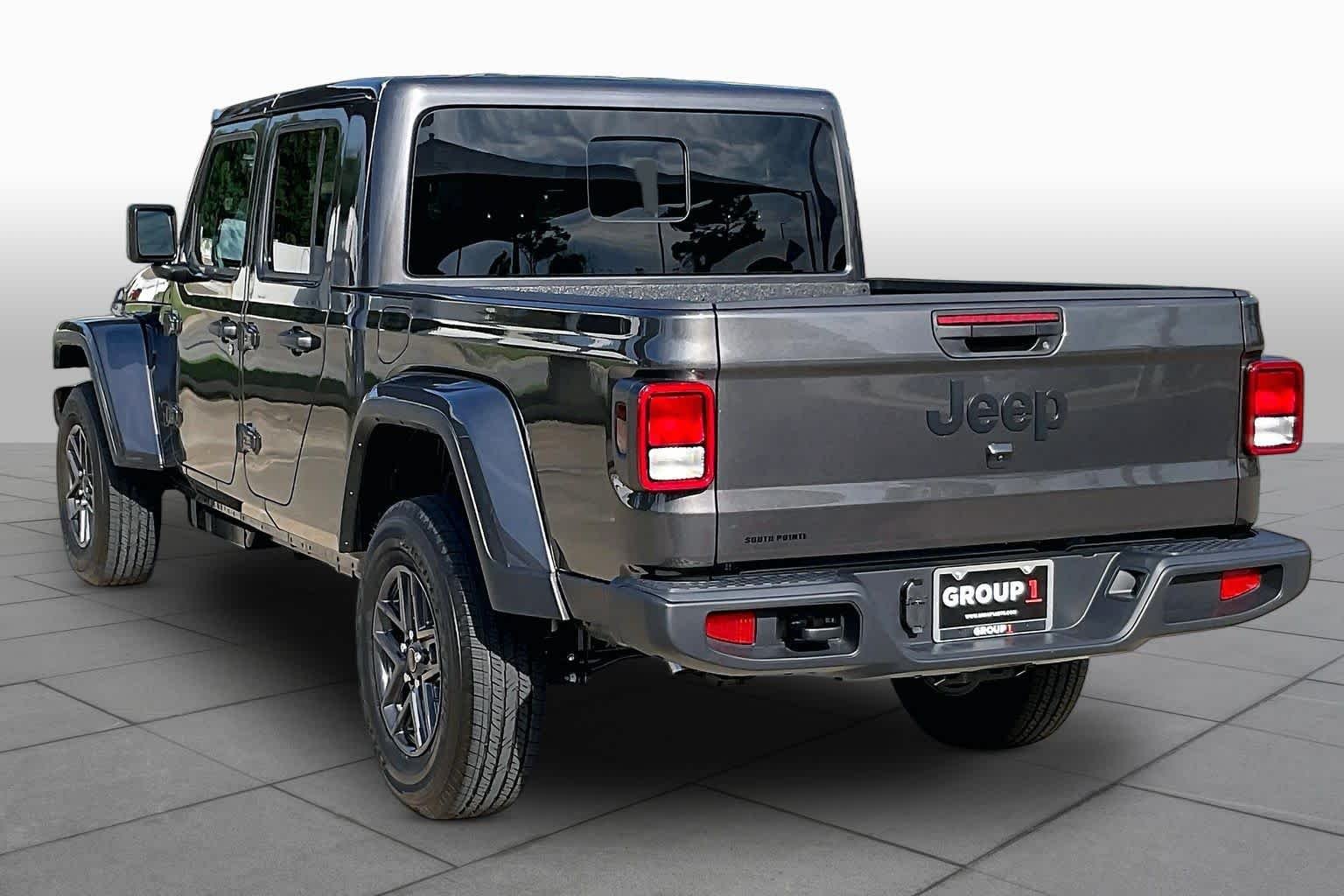 New 2026 Granite Crystal Metallic Clear-Coat Exterior Paint Jeep Sport S image 12
