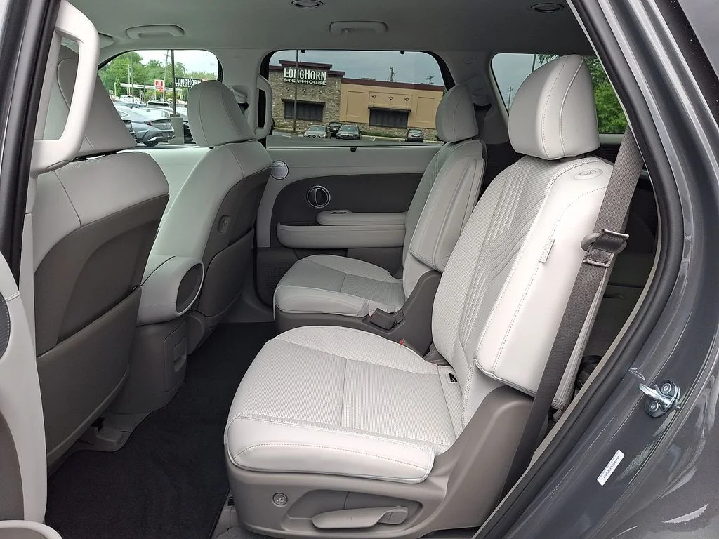 New 2026 Gray Hyundai SEL image 6